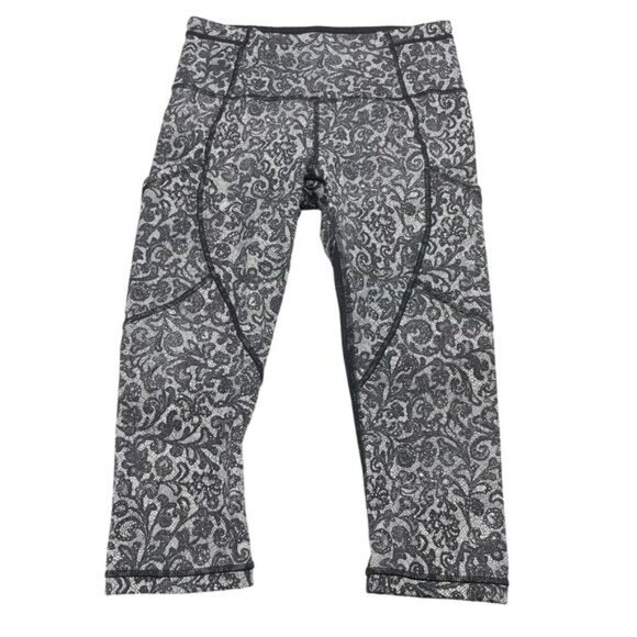 LULULEMON Outrun 17" Crop Sz 4 Mini Cinder Lace White Black - Picture 8 of 13